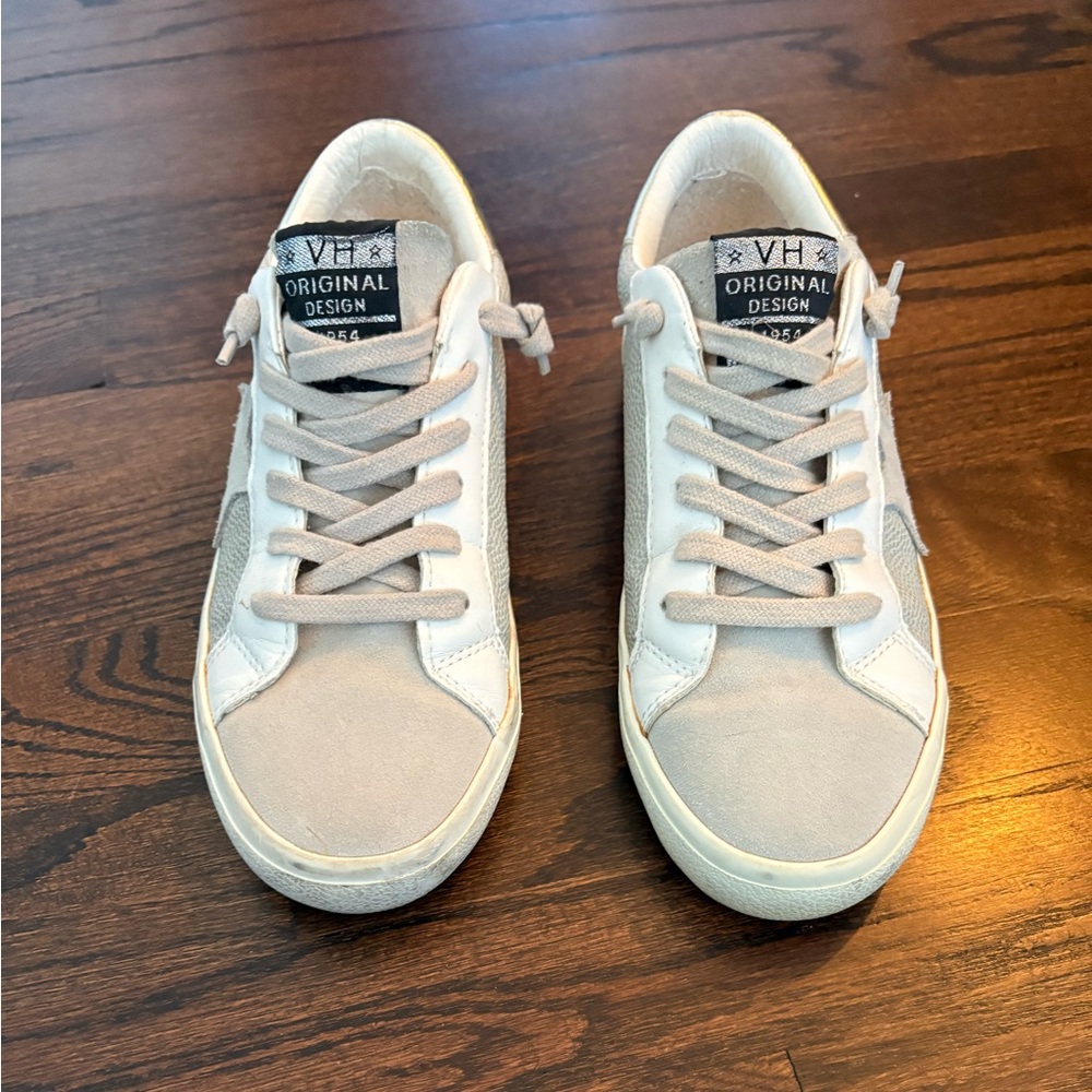 Vintage Havana sneaker. Grey/white. Gently worn.